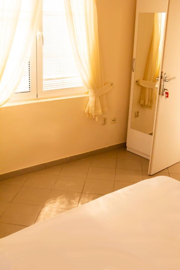 Hostel "Kraljica Snezna " ストモレ エクステリア 写真